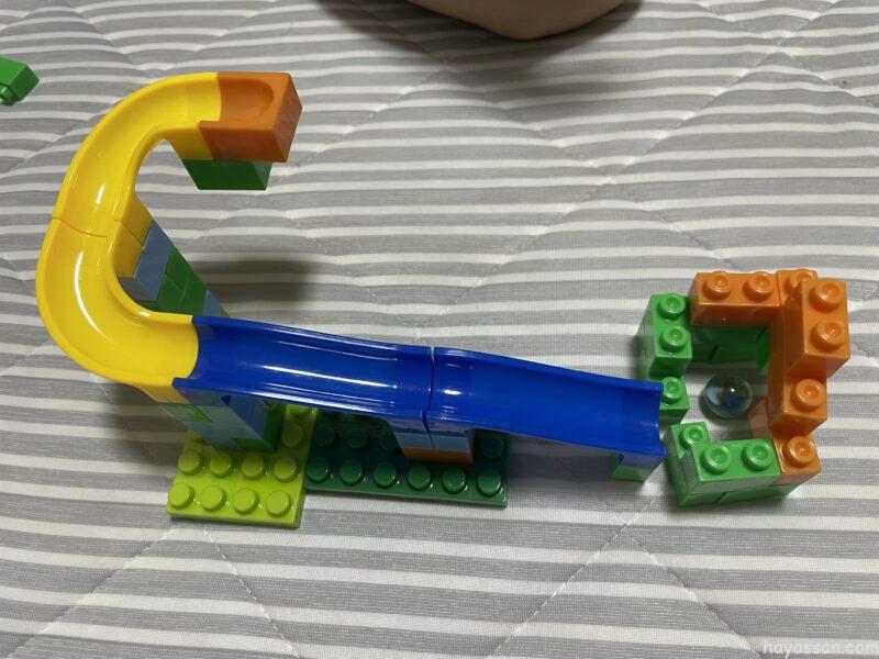 息子が作ったブロックスライダーのコース