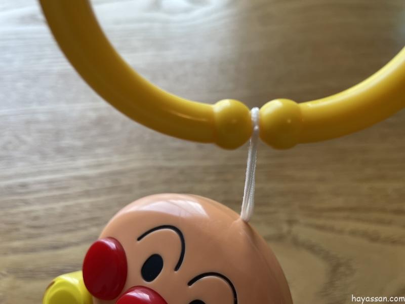 おでかけリングに付けたアンパンマンごきげんメロディリモコン