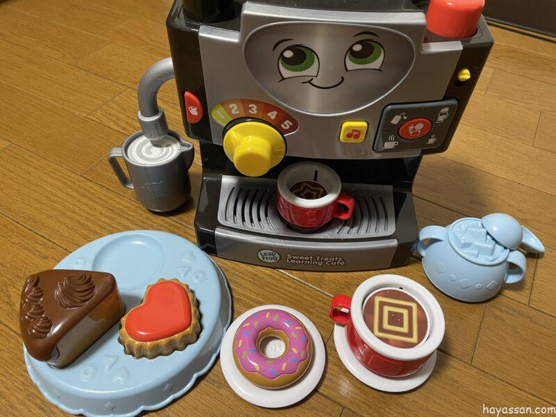 ドーナツやカップケーキが並ぶsweet treats learning cafe