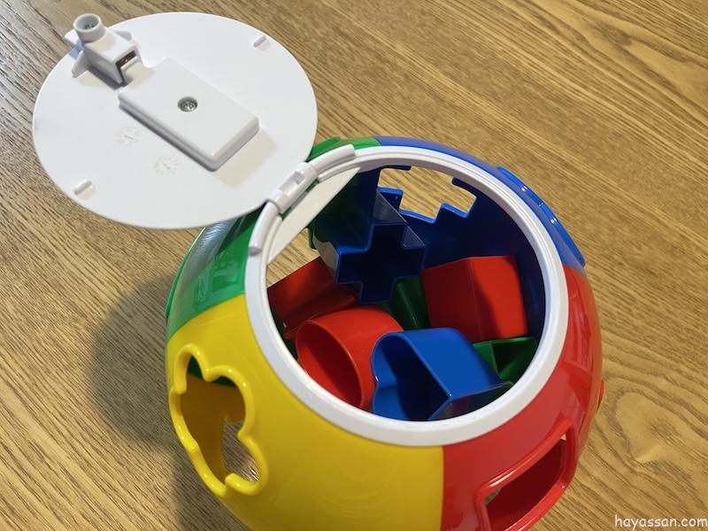 アンパンマン育脳まるまるパズル本体にパーツを収納している