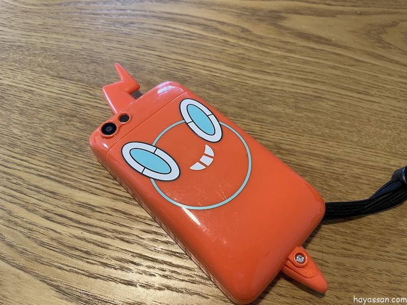 スマホロトムSHAKEの背面(ロトムの顔)